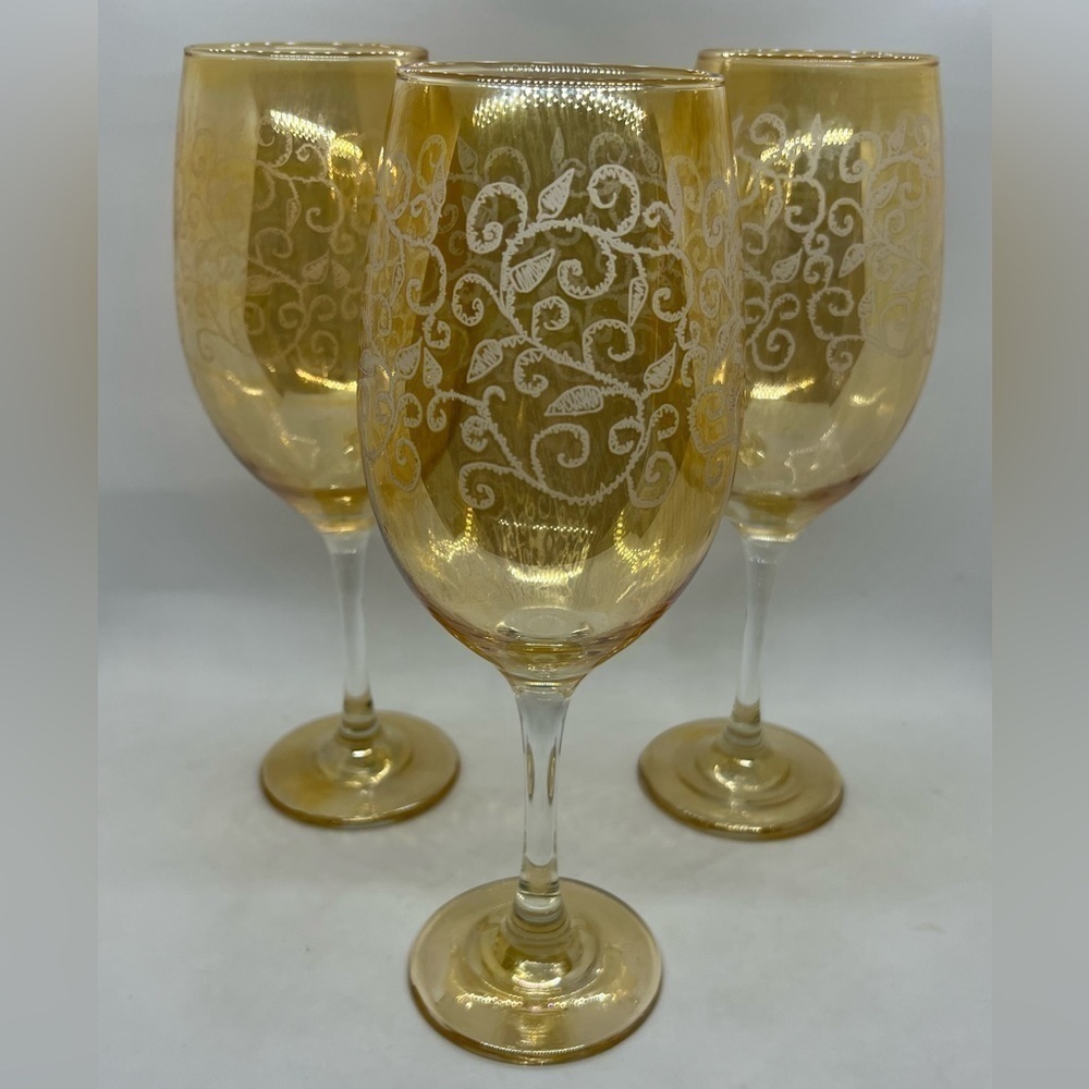 Chantilly Etched 10” Amber Iridescent Stemmed Wine Glasses Set Of 3